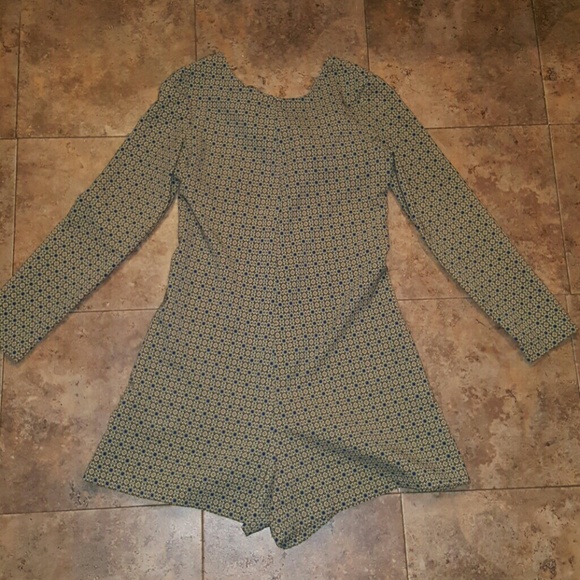 Romper with a dark blue with green and beige print - Picture 6 of 7